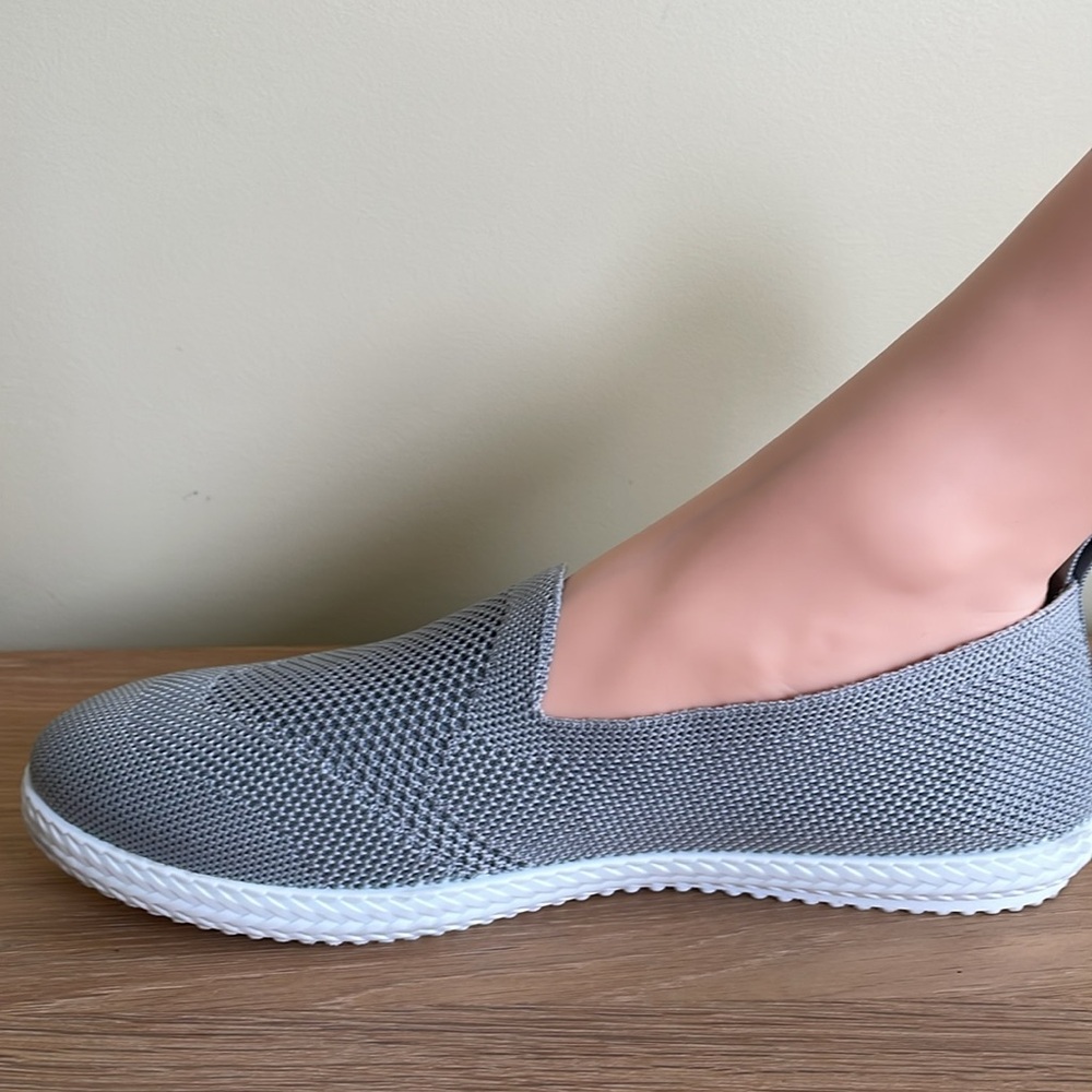 TOMMY BAHAMA GREY CASUAL MESH SLIP-ON FLATS Size 9 - Picture 9 of 16
